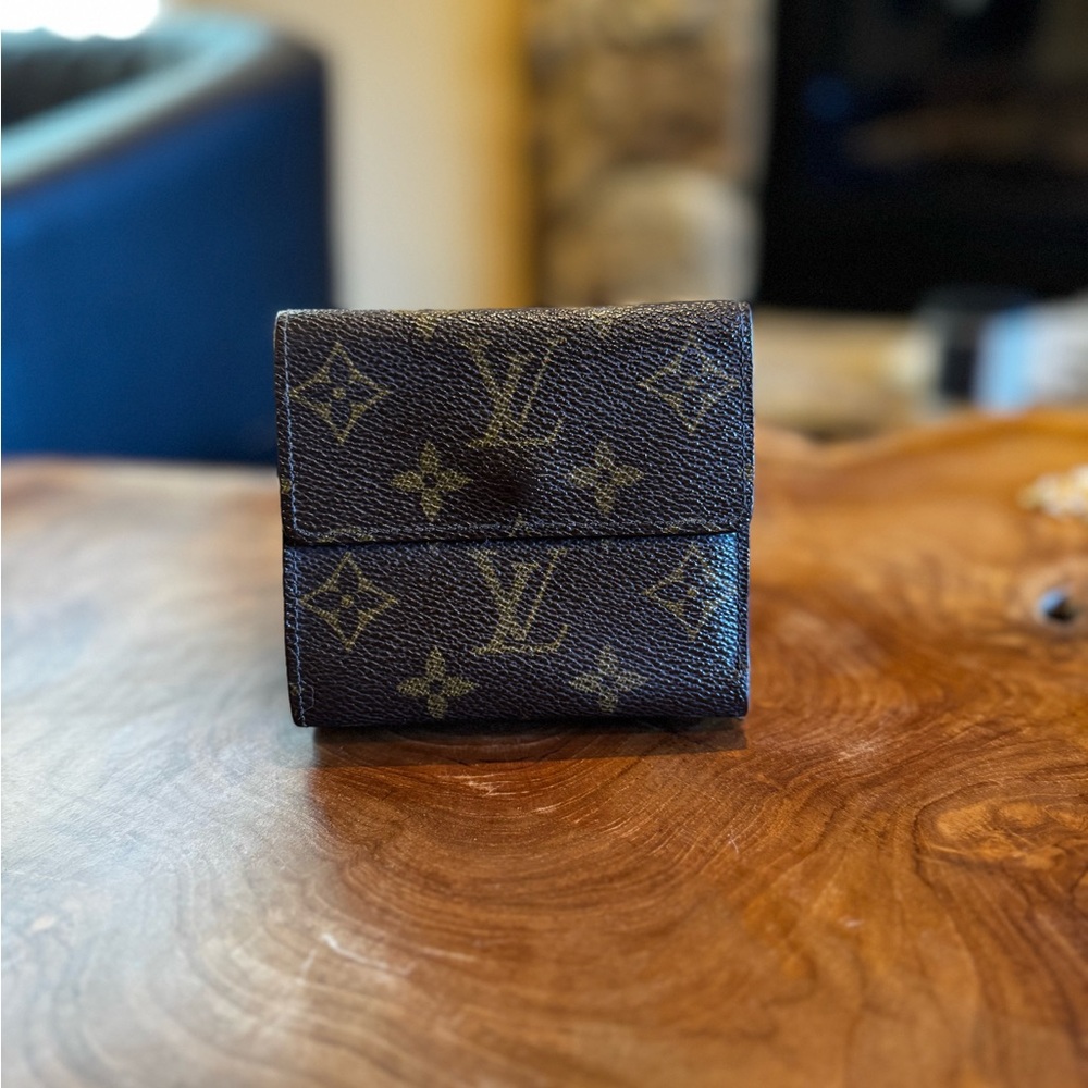 ❤️Louis Vuitton
LV Monogram Coated Canvas Elise Wallet - Picture 4 of 13